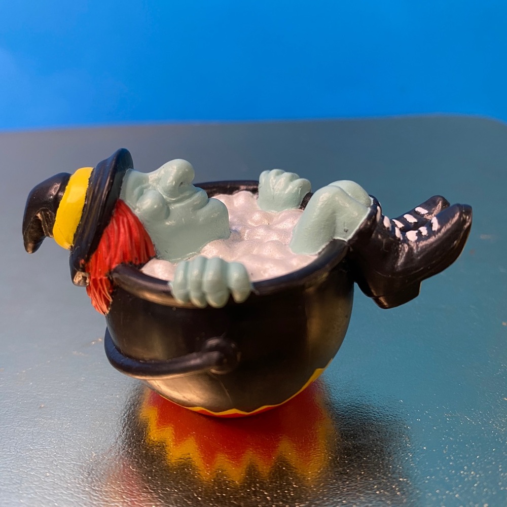 HALLMARK HEARTLINE VTG 80’s WITCH IN CAULDRON HALLOWEEN HOWLERS - Picture 8 of 9